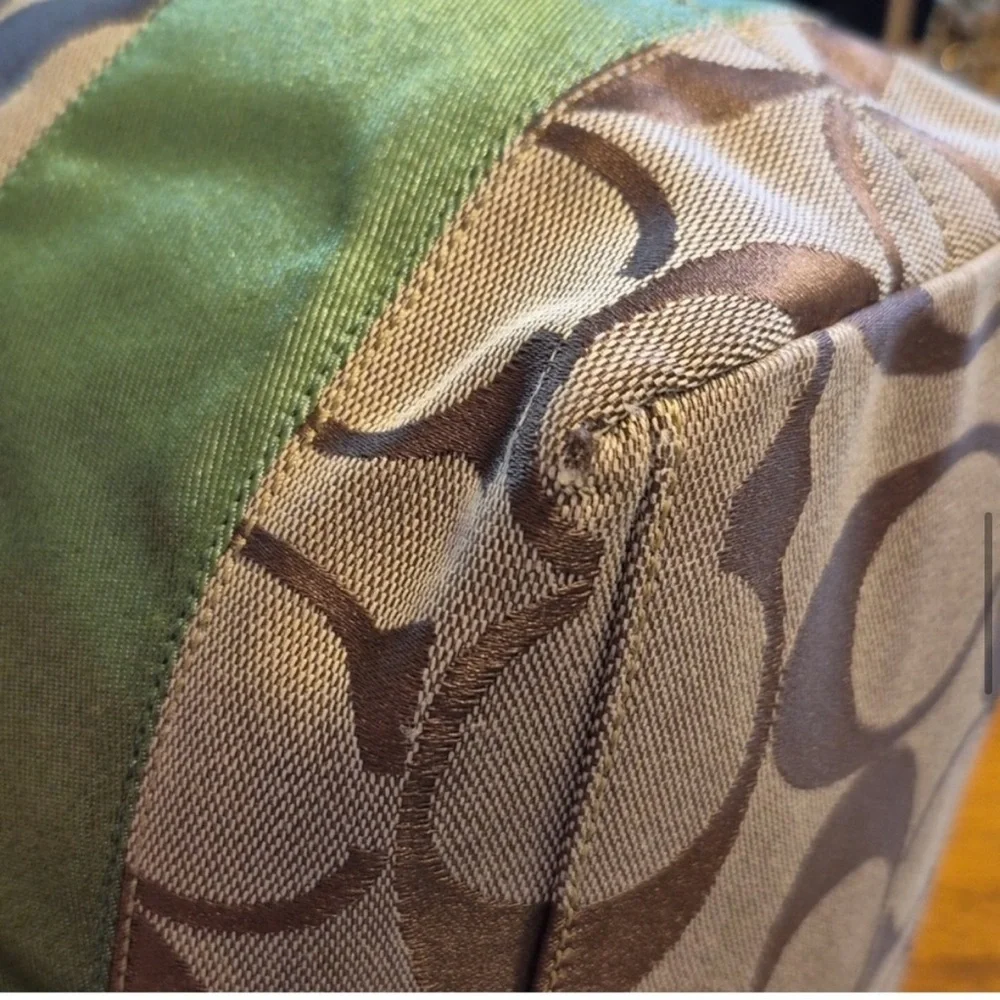Coach Signature Stripe‎ Green Trim Tote Bag F0688-10125